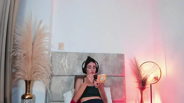 Nina Cavaali online show from October 2, 7:08 pm