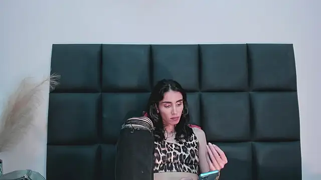 Nina Cavaali online show from October 31, 7:40 pm