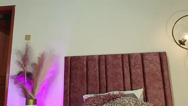 Nina Cavaali online show from October 27, 7:08 pm