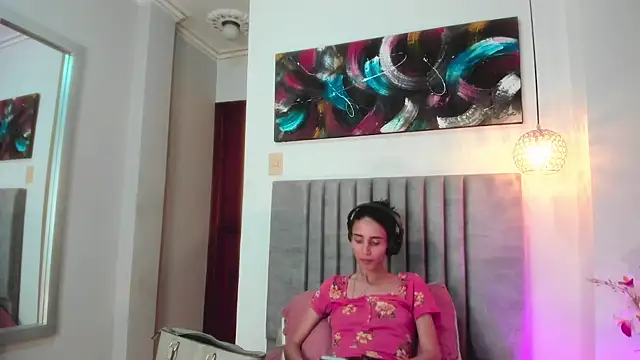 Nina Cavaali online show from October 5, 2:33 pm