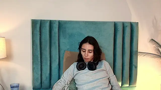 Nina Cavaali online show from October 12, 4:31 pm