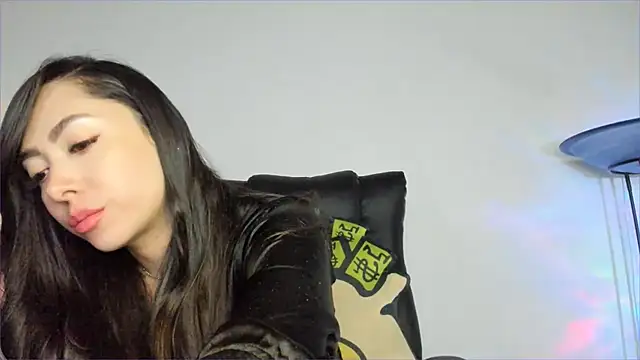 Mila  Paramo online show from October 9, 12:37 am