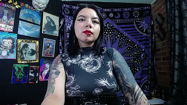 Yourmadame P online show from November 27, 1:41 am