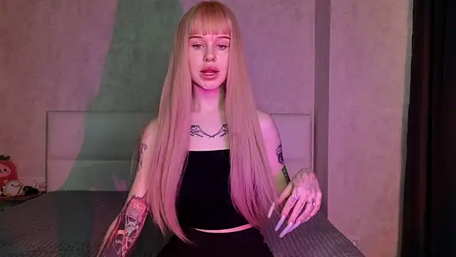 LisaDenvinn online show from September 20, 4:00 am