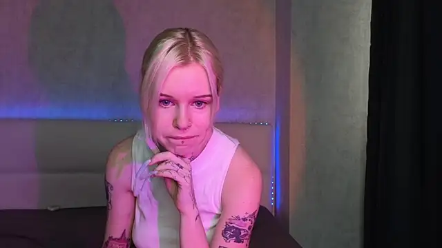 LisaDenvinn online show from September 10, 3:50 am