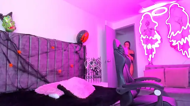 Snapshot of xiomara__cortes chatting on October 22, 7:41 pm xiomara  cortes online show from October 22, 7:41 pm