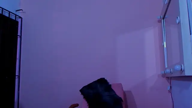 Snapshot of celeste_sea chatting on September 8, 7:13 pm celeste sea online show from September 8, 7:13 pm