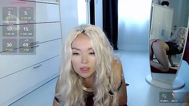 WhiteBunny online show from September 9, 10:04 am