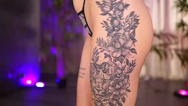 HotSkinnyX online show from November 19, 10:37 am