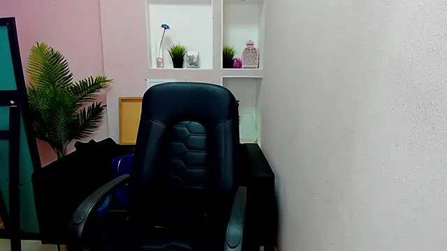 Snapshot of Persephoni chatting on September 22, 6:39 pm Persephoni online show from September 22, 6:39 pm