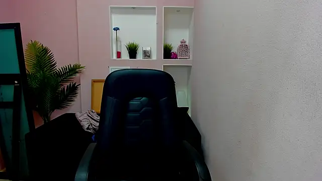 Persephoni online show from November 6, 8:48 pm