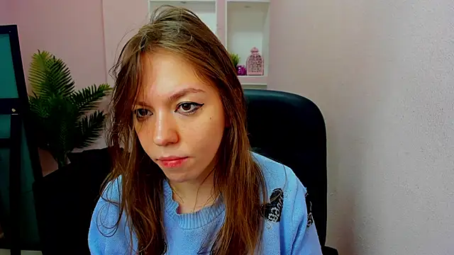 Snapshot of Persephoni chatting on October 12, 10:50 am Persephoni online show from October 12, 10:50 am