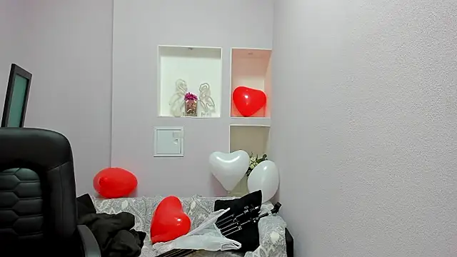 Persephoni online show from February 15, 11:20 am