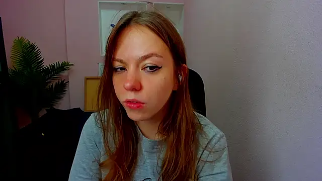 Snapshot of Persephoni chatting on October 20, 8:23 pm Persephoni online show from October 20, 8:23 pm