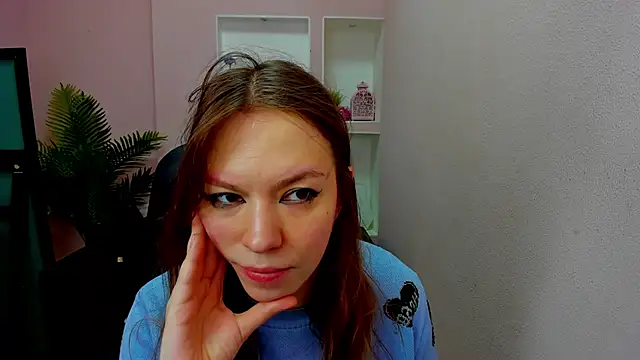 Snapshot of Persephoni chatting on November 1, 10:30 am Persephoni online show from November 1, 10:30 am