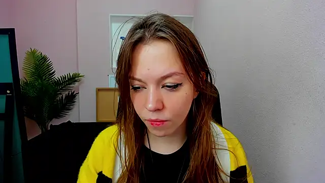 Snapshot of Persephoni chatting on September 18, 10:25 am Persephoni online show from September 18, 10:25 am