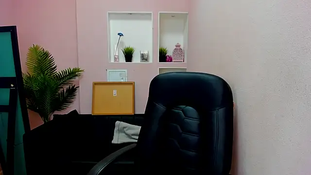 Snapshot of Persephoni chatting on September 19, 8:19 pm Persephoni online show from September 19, 8:19 pm