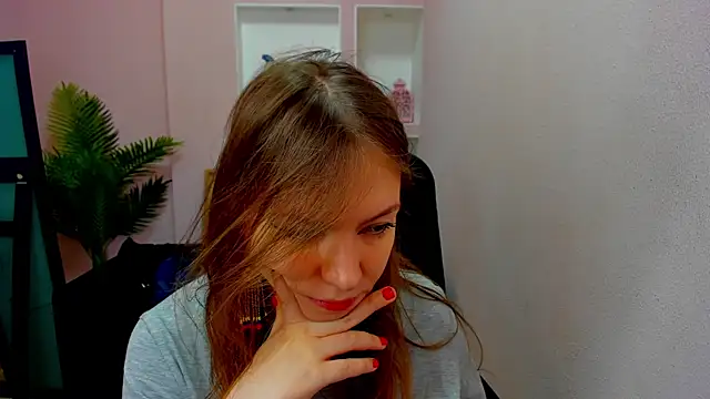 Snapshot of Persephoni chatting on October 19, 10:28 am Persephoni online show from October 19, 10:28 am