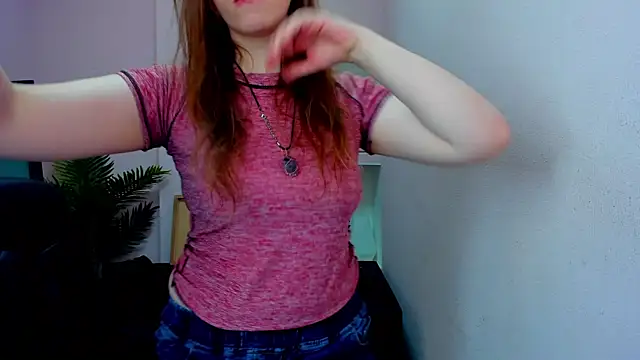 Snapshot of Persephoni chatting on September 21, 10:36 am Persephoni online show from September 21, 10:36 am