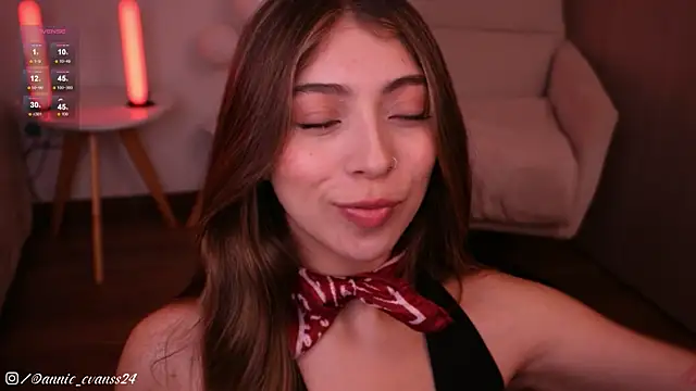 Snapshot of annie24_evans chatting on October 31, 11:42 pm annie24 evans online show from October 31, 11:42 pm