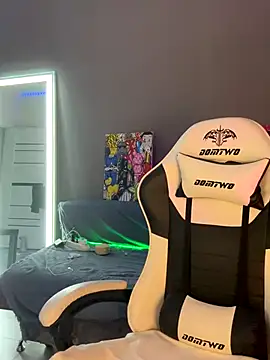 julia fly online show from November 4, 8:41 am