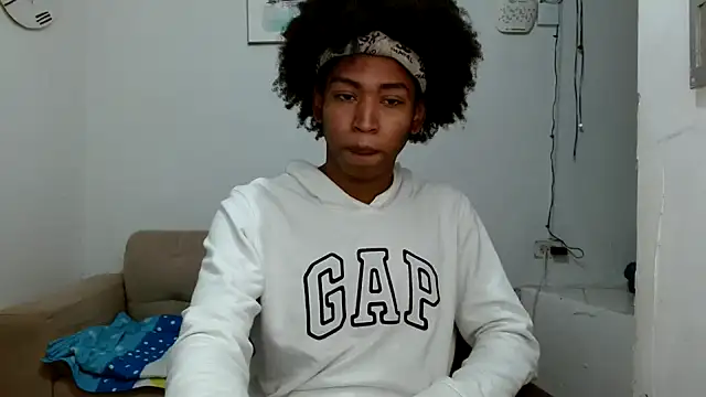 angelamarie1 online show from March 12, 11:29 pm