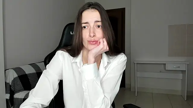 Snapshot of Sabrina_Mur chatting on October 27, 2:01 pm Sabrina Mur online show from October 27, 2:01 pm