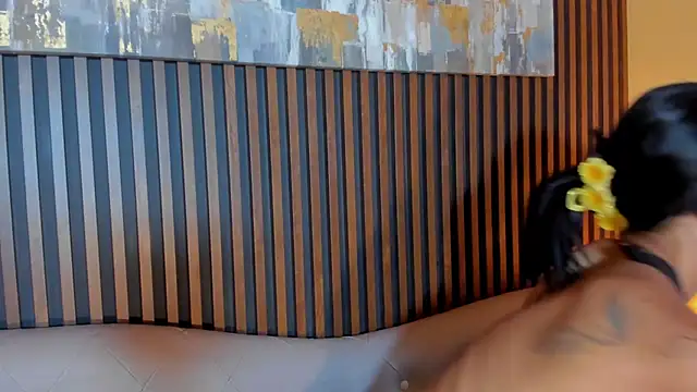 LauraAristizabal online show from February 4, 12:52 pm