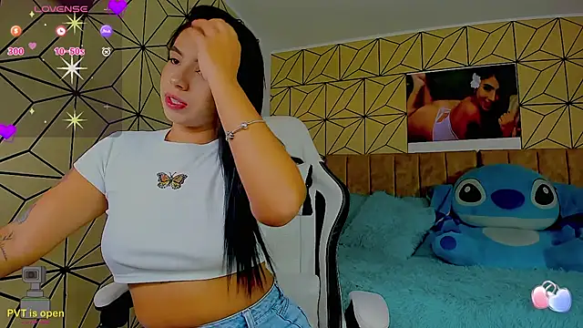 vane lopez  online show from February 26, 8:30 pm