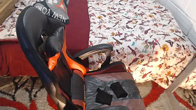 Snapshot of sexyjustin202 chatting on October 30, 2:58 am sexyjustin202 online show from October 30, 2:58 am