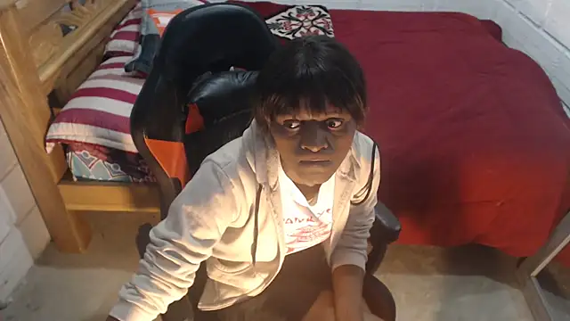 Snapshot of sexyjustin202 chatting on October 10, 2:05 am sexyjustin202 online show from October 10, 2:05 am