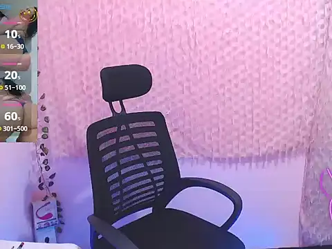 Snapshot of mature_beautifull chatting on October 5, 1:32 am mature beautifull online show from October 5, 1:32 am