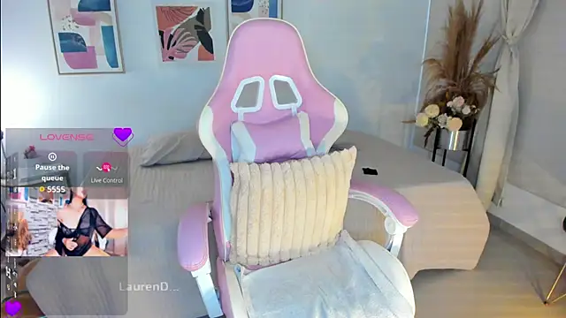 Misslaurenn online show from April 28, 9:29 pm