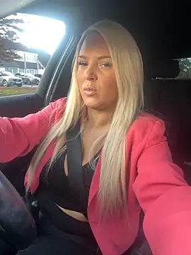 Snapshot of Bustyblondebabe32 chatting on October 21, 7:56 am Bustyblondebabe32 online show from October 21, 7:56 am