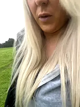 Snapshot of Bustyblondebabe32 chatting on October 9, 8:07 am Bustyblondebabe32 online show from October 9, 8:07 am