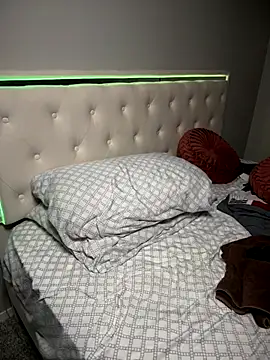 Snapshot of Topgyal____ chatting on September 28, 2:18 am Topgyal online show from September 28, 2:18 am