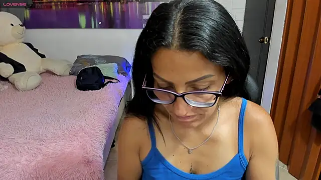 alma blue online show from March 23, 10:38 pm