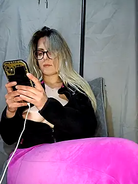 dolcehelena993 online show from February 28, 4:50 pm