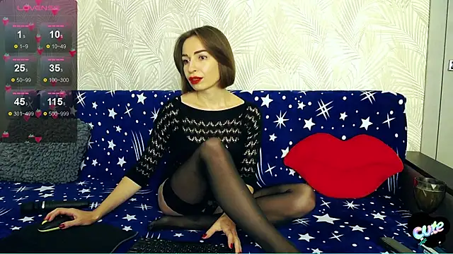 Snapshot of Millanorze chatting on October 14, 12:13 am Millanorze online show from October 14, 12:13 am