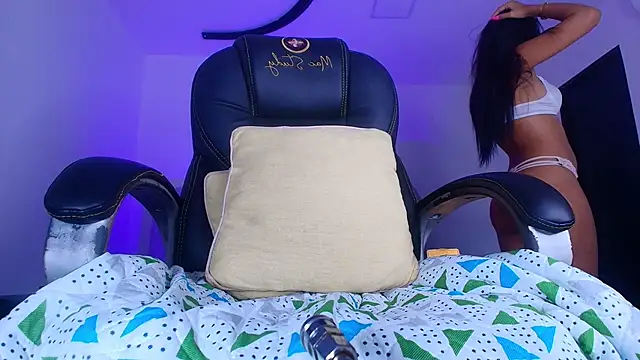 naomi kyse online show from March 21, 3:22 am