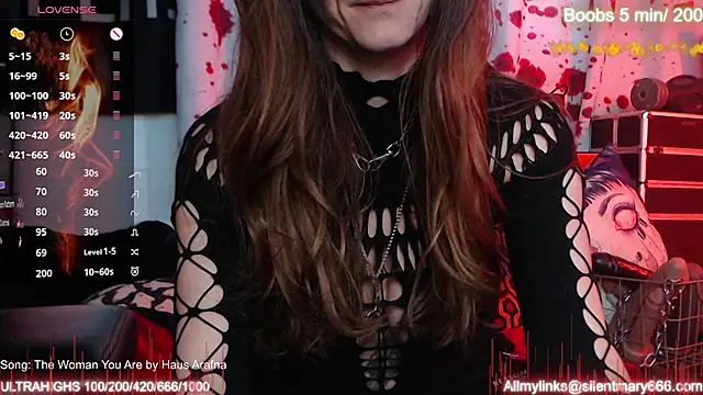 Snapshot of Silentmary chatting on October 26, 2:45 pm Silentmary online show from October 26, 2:45 pm