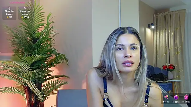 Avril Cyrus online show from October 3, 6:51 am