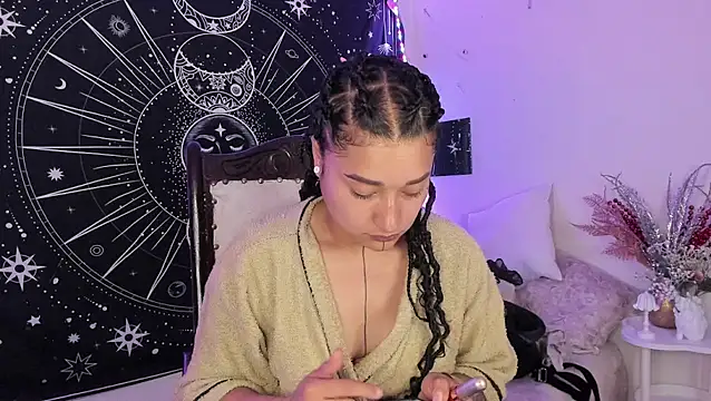 Eva Lee  online show from February 18, 8:57 am