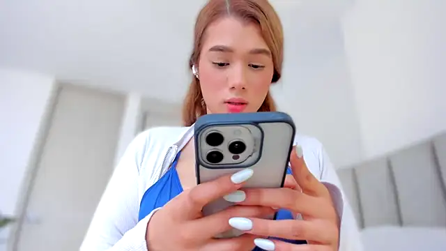 Snapshot of Foxxy222_ chatting on October 1, 8:36 pm Foxxy222  online show from October 1, 8:36 pm