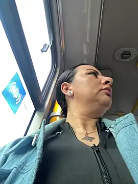 Abril Luv online show from February 20, 12:07 pm