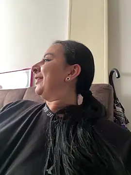 Abril Luv online show from April 2, 1:41 pm