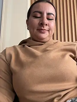 Abril Luv online show from March 26, 1:24 pm