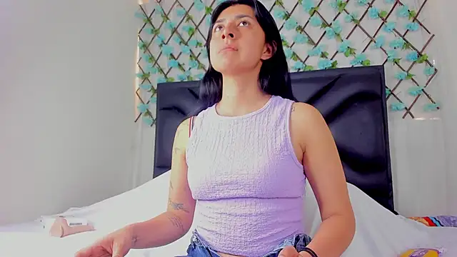 EmmaWilliamss online show from April 5, 5:01 pm