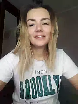 Snapshot of KrissSexi chatting on October 12, 4:26 am KrissSexi online show from October 12, 4:26 am