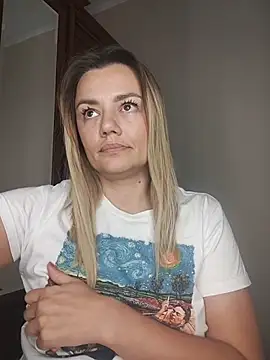 Snapshot of KrissSexi chatting on October 28, 5:19 pm KrissSexi online show from October 28, 5:19 pm